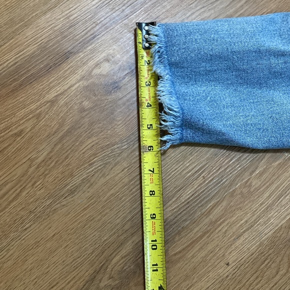 Distressed Cello Capri’s - Picture 11 of 11